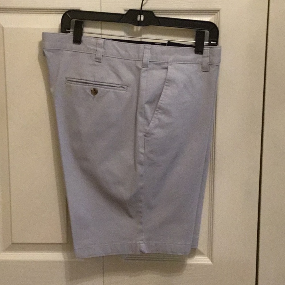 *EUC*Club Room stretch cotton light gray shorts. Size 36